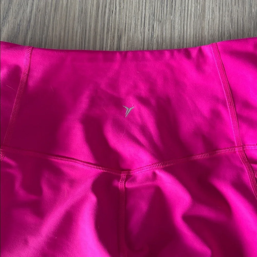 Old Navy Active Powersoft Pink Biker Shorts Size M 8” Inseam - Picture 5 of 7